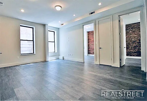 Rented by Real Street Inc | media 3