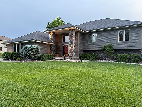 3rd image of 909 Wynstone Dr