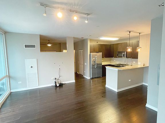 2nd image of 757 N Orleans St #1502