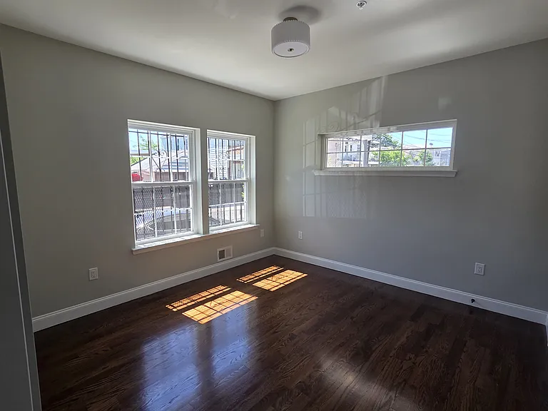 36 Shaw Ave #1 — Photo 7