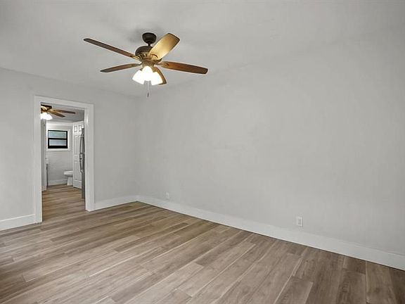 5th image of 418 Kanuga Dr #3