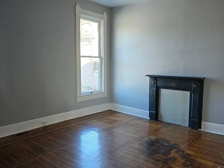 821 Alby St — Photo 10