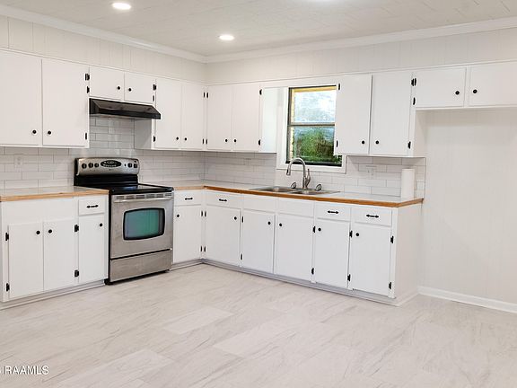 2nd image of 404 Rampart St