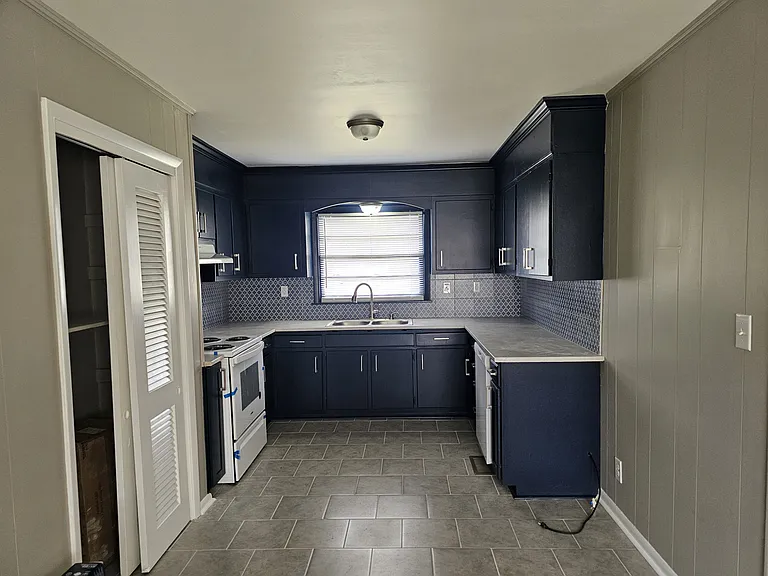 4503 Sparkman Dr NW — Photo 3