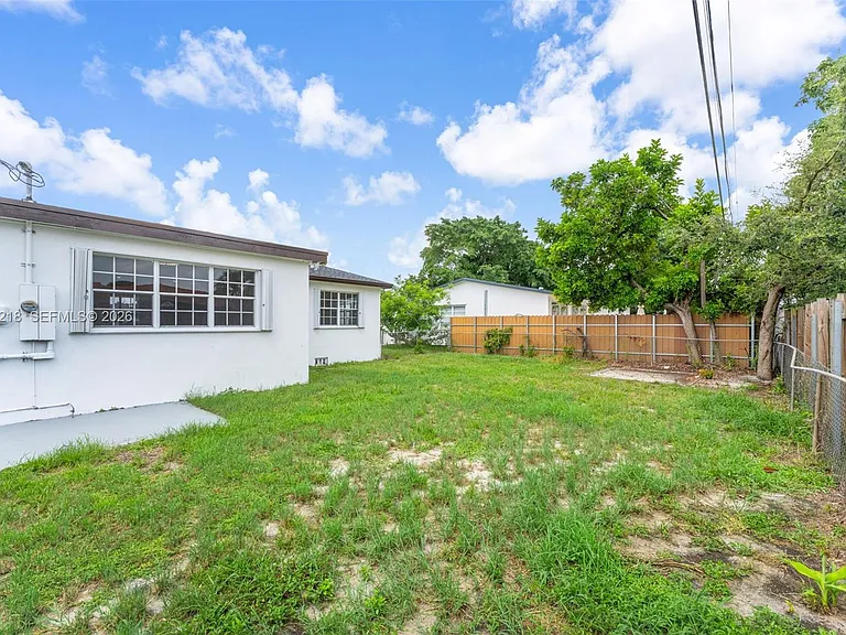 7150 SW 10th St — Photo 28