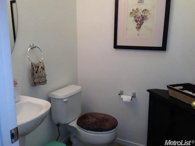 375 Coventry Cir — Photo 9