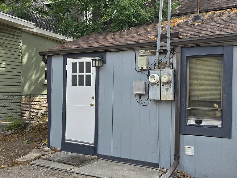 534 S Windsor St — Photo 16
