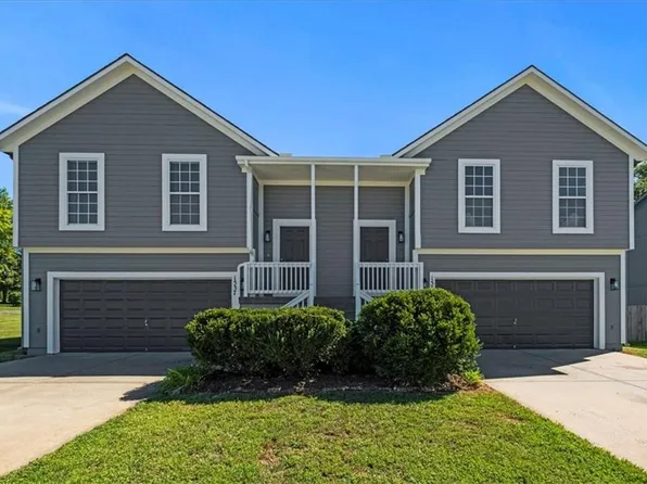 1537 S 5th St E, Louisburg, KS 66053
