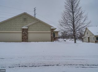 1204 Highridge Ct, Maplewood, MN 55109