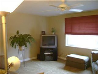 4th image of 924 Renwood Dr