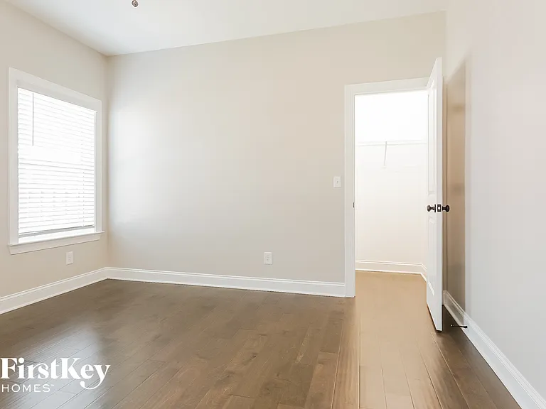 1052 Crestview Rdg — Photo 12