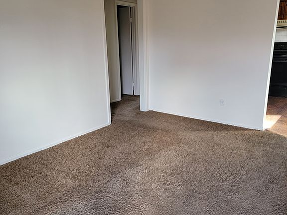 4th image of 8627 E 29th Ter