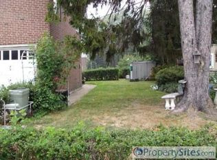 933 Magee Ave, Philadelphia, PA 19111