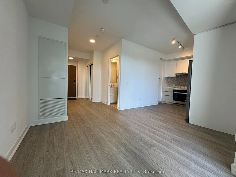 8188 Yonge St #431 — Photo 20