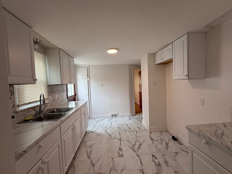 63 Norman Pl — Photo 4