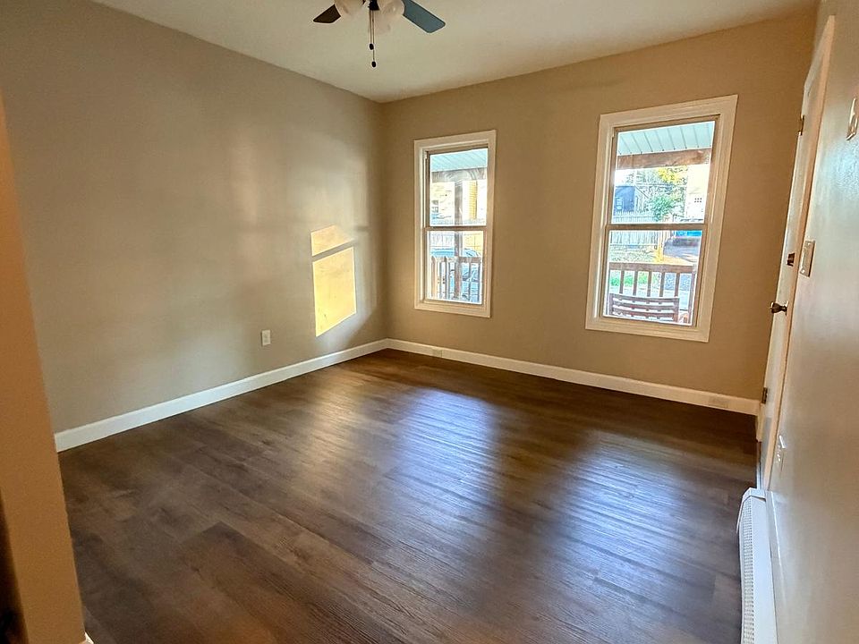 1st image of 14 Foster St #1