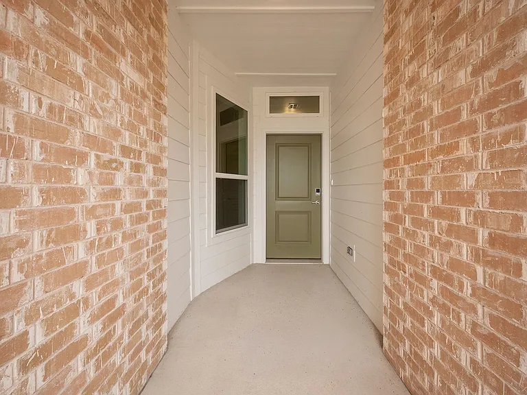 4909 Misty Wood Ln — Photo 11