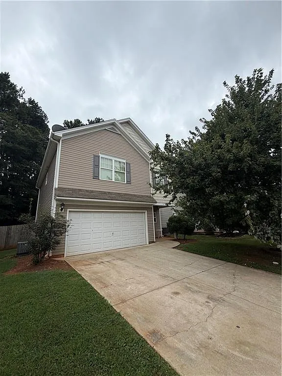 4 bed, 2.5 bath, 1645 sqft, $2,500 — Photo 2