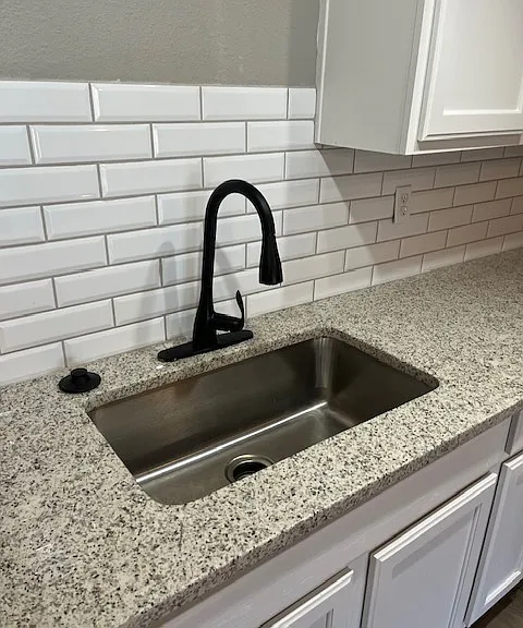 241 SE Florence Ave — Photo 2