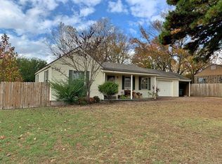 903 N Walnut St, Sallisaw, OK 74955