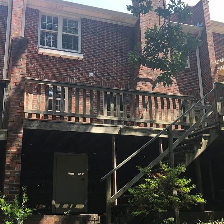 2nd image of 319 Cambridge Place Dr