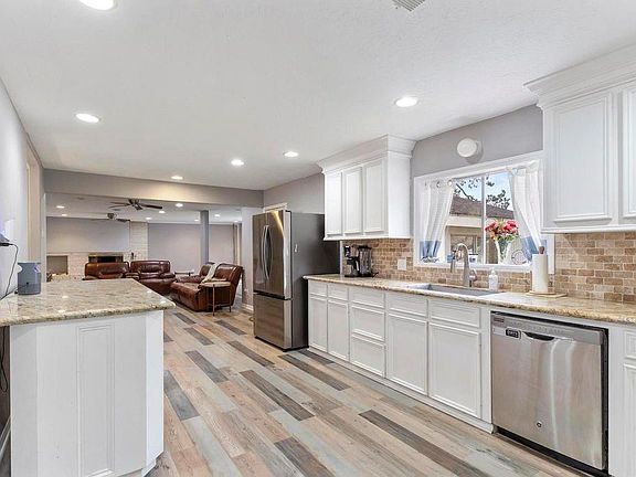 4th image of 24511 Sunny Glen Dr