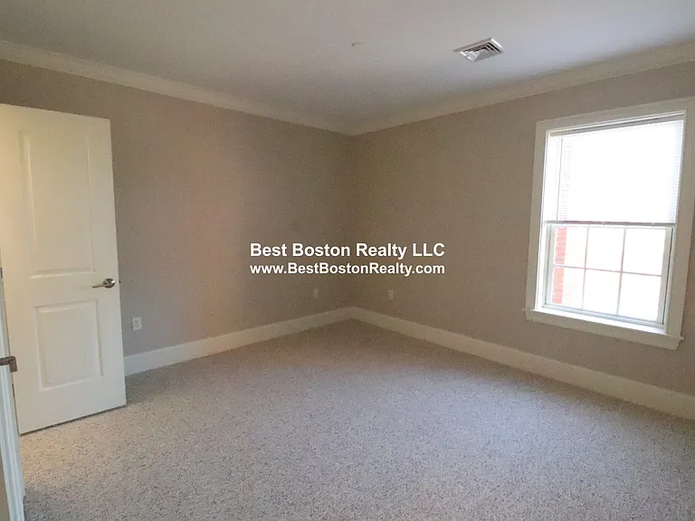 286 Main St #104 — Photo 9