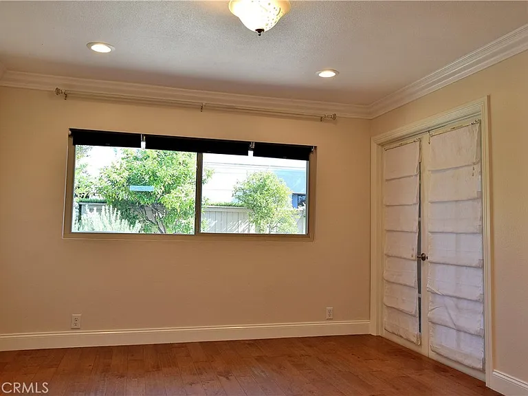 16 Creekwood — Photo 11