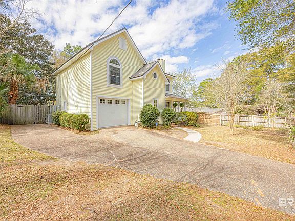 3rd image of 124 Chatam Loop