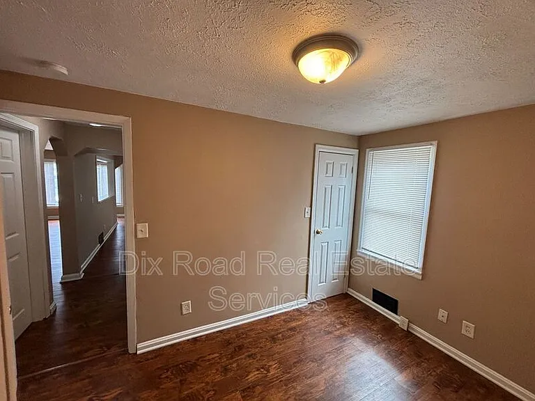 1145 Chase Ave — Photo 14