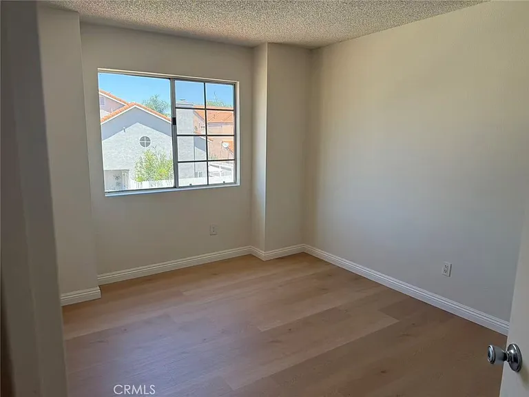 11829 Aurora Ct — Photo 16