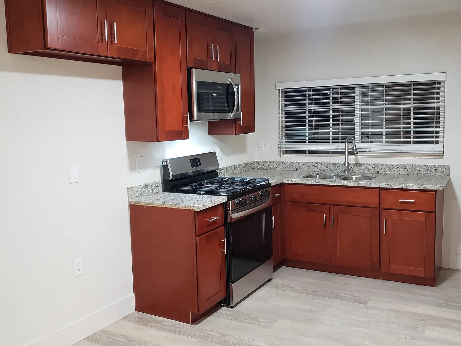 1 bed, 682 sqft, $1,600 — Photo 3