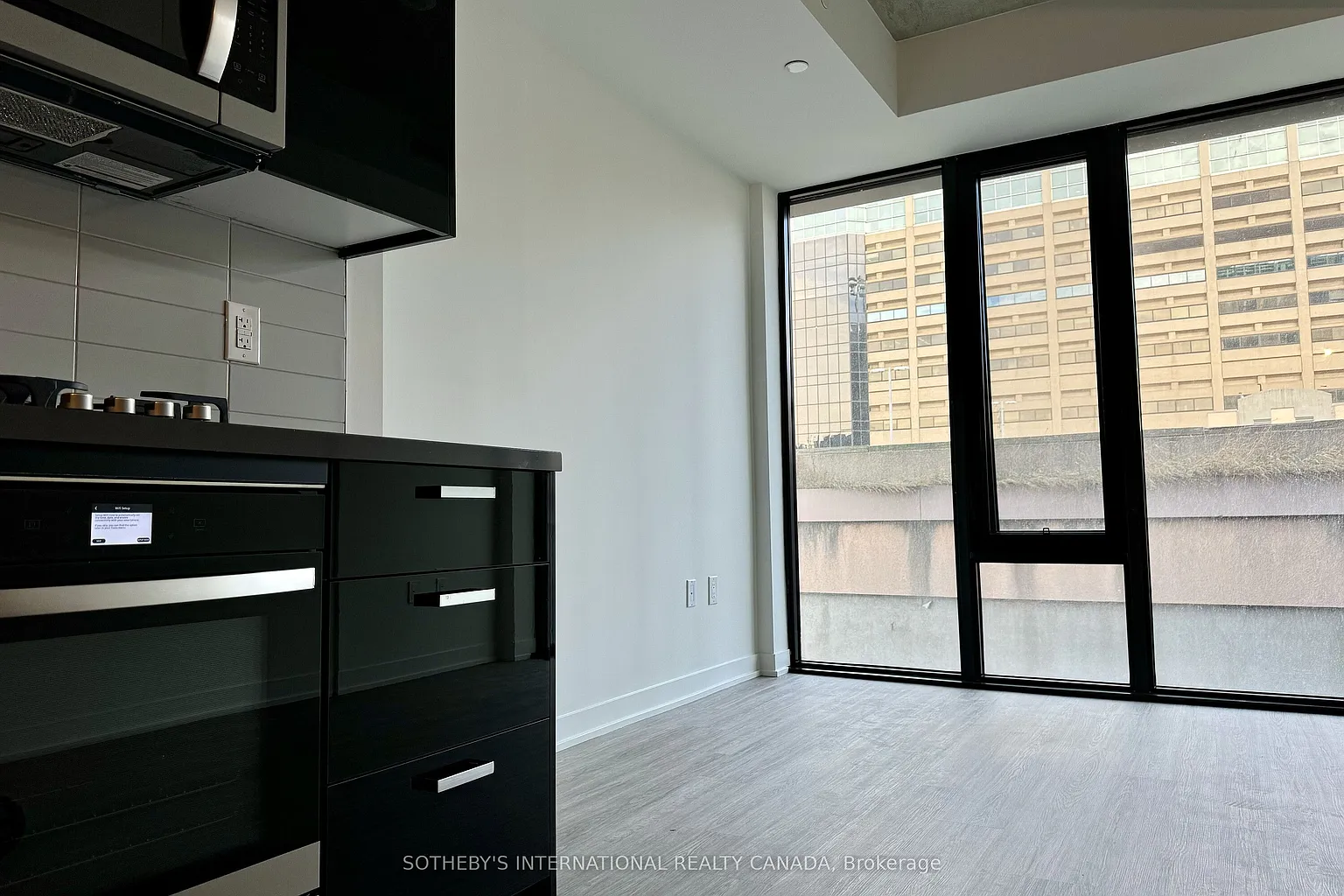 195 McCaul St #507 photo 1