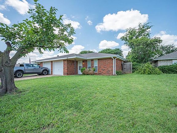 2nd image of 702 E Redbud Ct #702 & 704