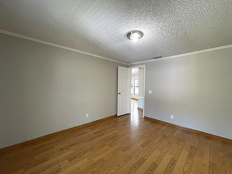 512 Howard Gap Rd — Photo 15