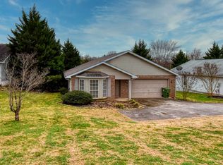 805 Brown School Rd, Maryville, TN 37804