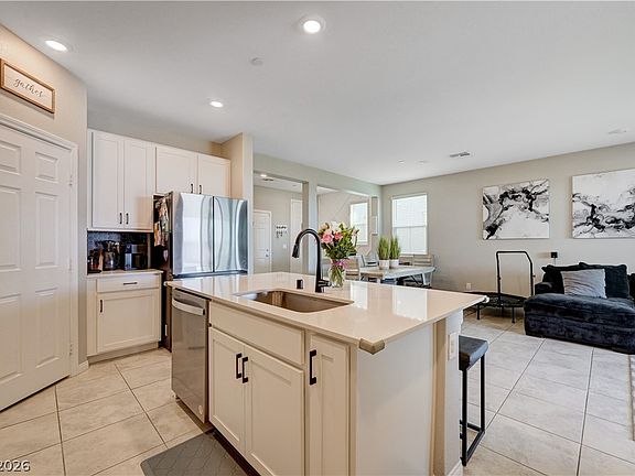 4th image of 2422 Bellinzona Pl