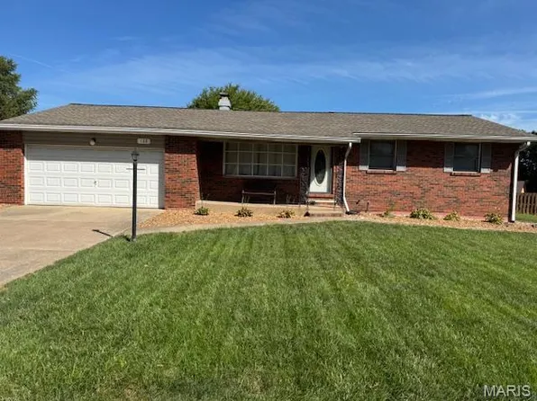 128 Sundown Dr, Wood River, IL 62095