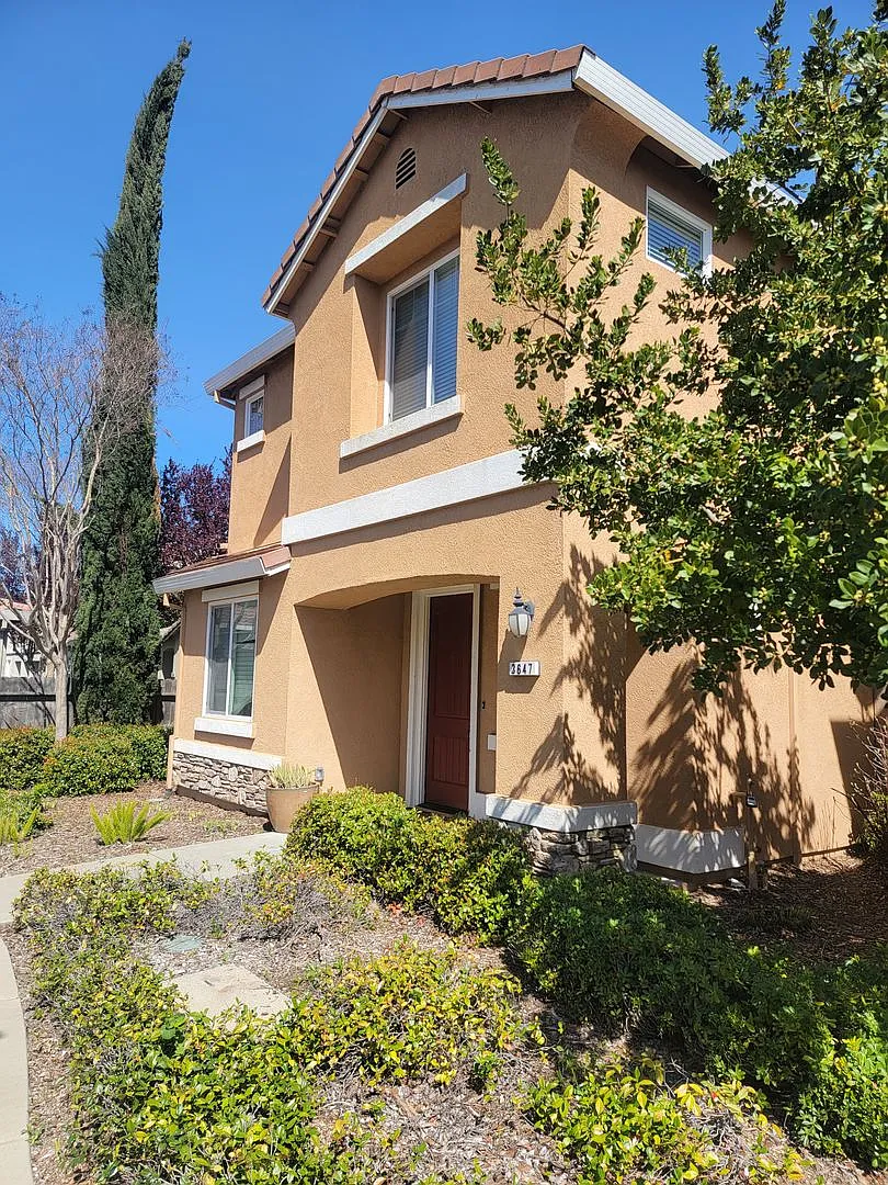 3647 El Dala Ln photo 1