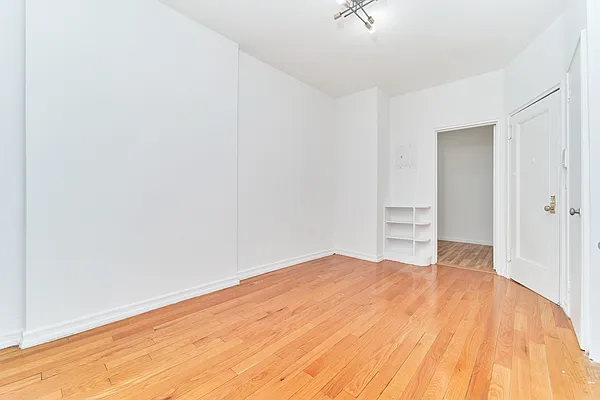 Rented by Living New York | media 13