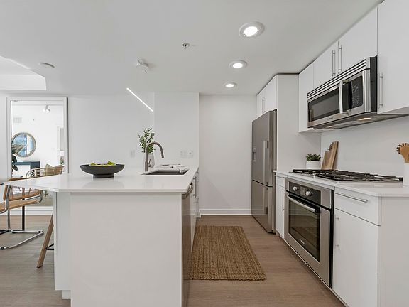 3rd image of 2080 Broadway W #374