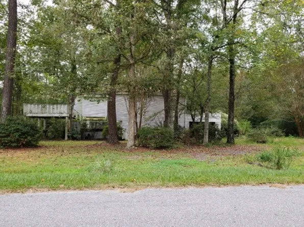 1755 E Wilmington St, Burgaw, NC 28425