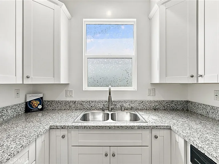 15340 Lassen St — Photo 5