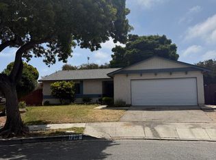 1045 Evanston Pl, Oxnard, CA 93033