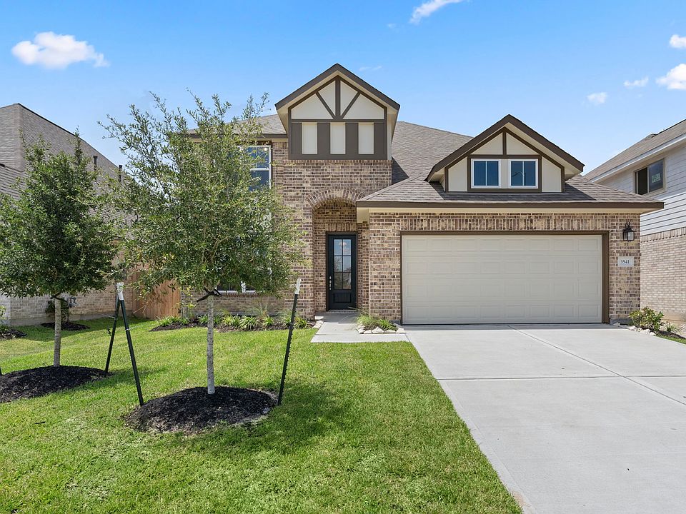 Welcome home to 3541 Cherrybark Gable located in Meadows at Imperial Oaks and zoned to Conroe ISD.