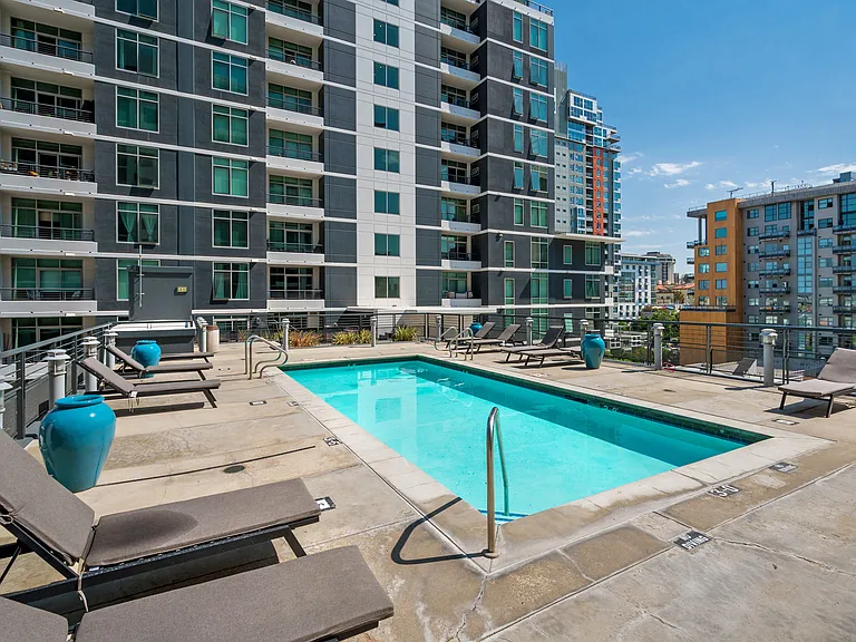 425 W Beech St #535 — Photo 53