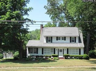 2926 Kent Rd, Stow, OH 44224