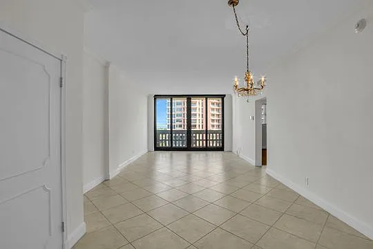 Building Photo - 90 Edgewater Dr #Penthouse 18