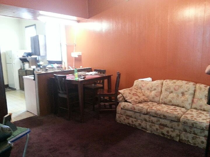 2nd image of 1202 Oakley St