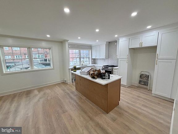 3rd image of 12457 Barbary Rd